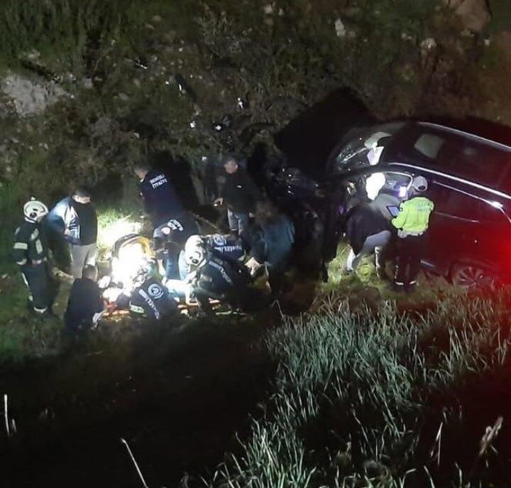 Denizli'nin Merkezefendi ilçesinde A.H. yönetimindeki araç, direksiyon hakimiyetinin kaybedilmesi sonucu