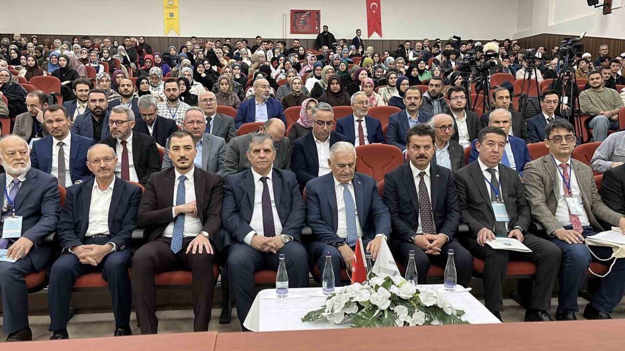 Konya'da Selçuk Üniversitesi, 7. Uluslararası Maturidilik Sempozyumu'nu gerçekleştirdi. Binali Yıldırım,
