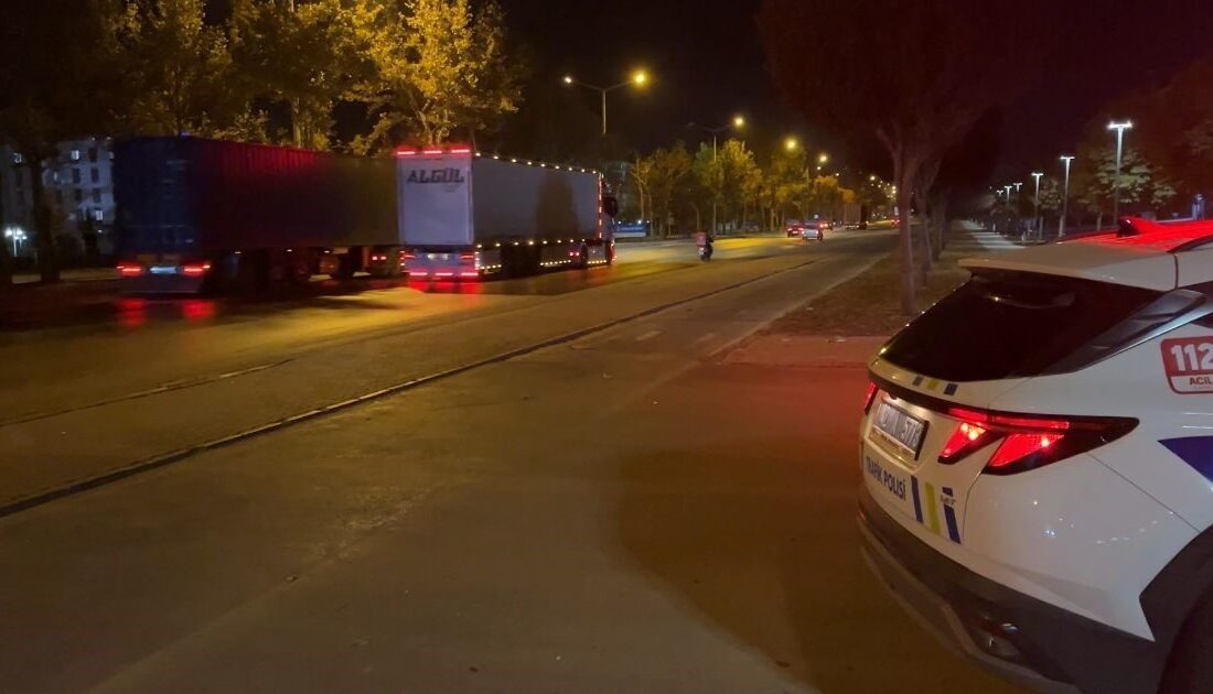 Konya’da otomobilin motosiklete çarpması sonucu bir kişi yaralandı Konya'nın Selçuklu ilçesinde bir otomobilin motosiklete çarpması sonucu D.K. adlı