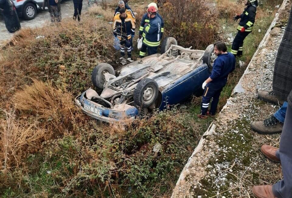 Konya'nın Akşehir ilçesinde 82 yaşındaki Ali Fidan'ın kullandığı otomobil, direksiyon