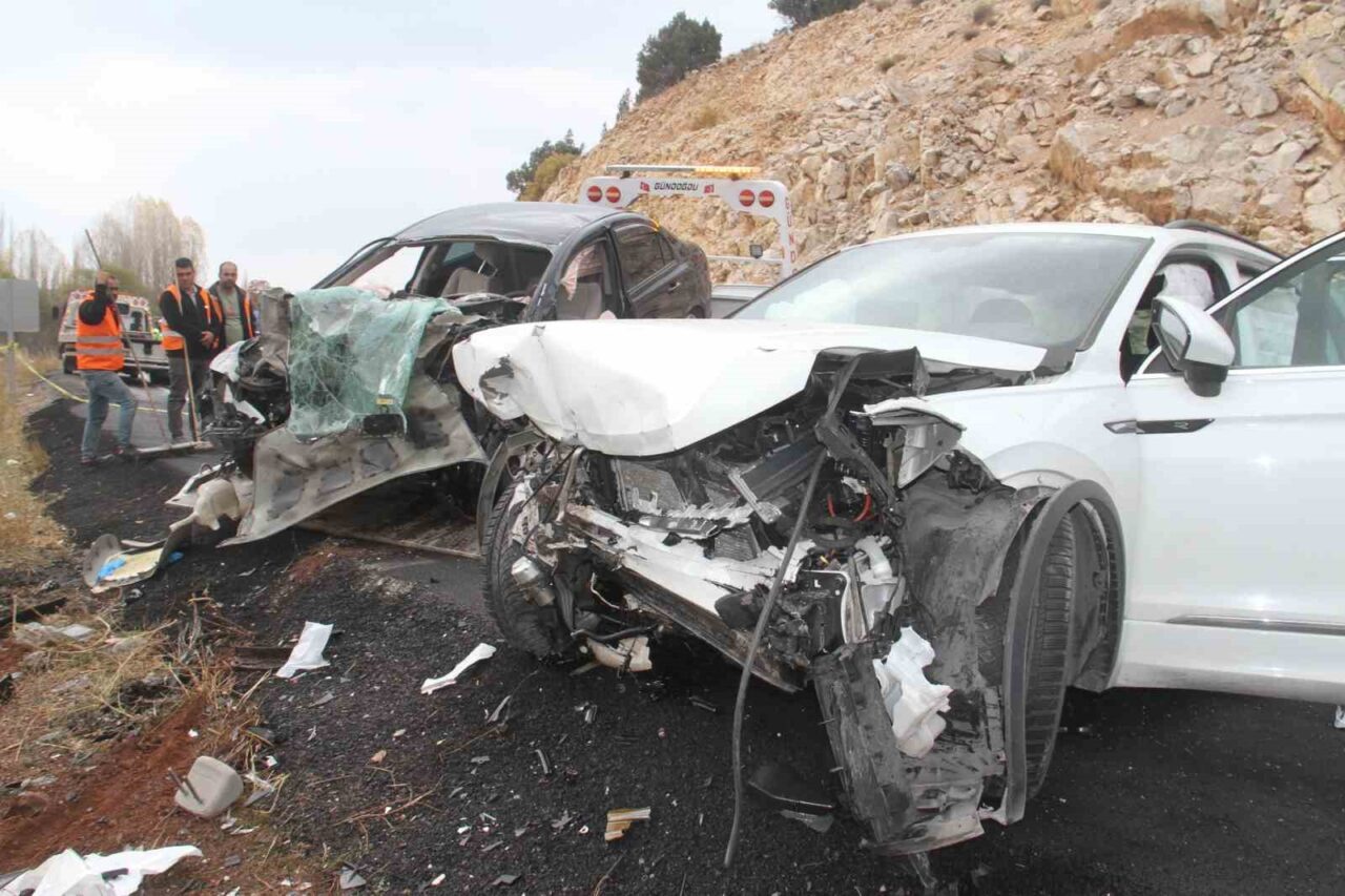 Beyşehir’de İki Araç Çarpıştı: Bir Kişi Hayatını Kaybetti, Üç Kişi Yaralı