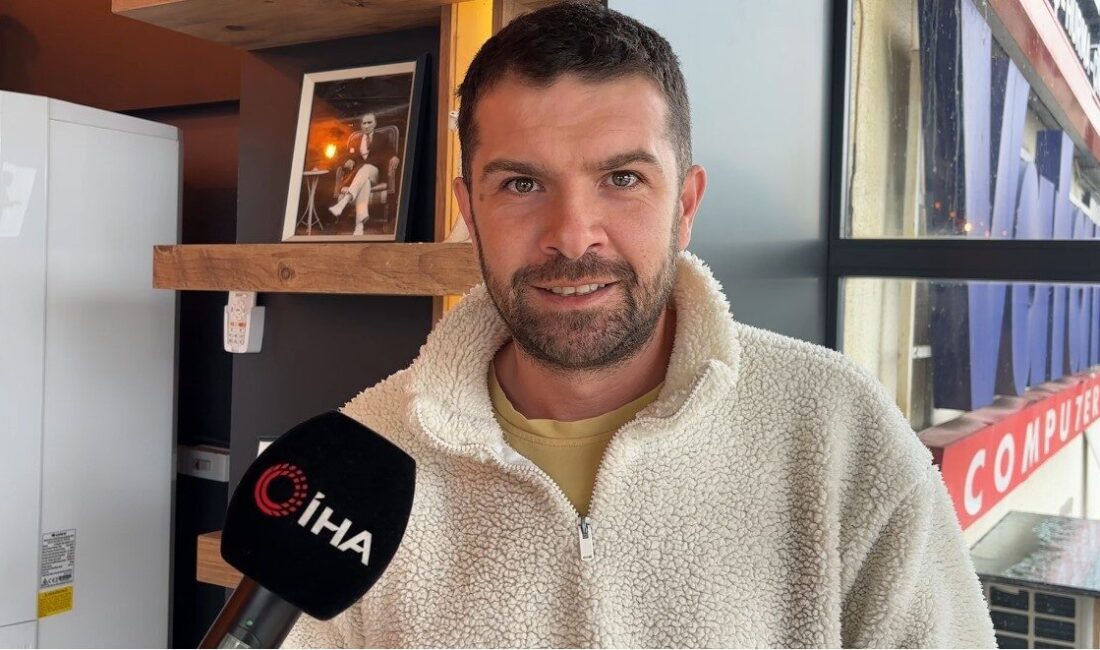 Bolu’da 6 Köpeğin Takibine Uğrayan Genci Kurtaran Mert Gözüaçık, Yaşadığı Olayı Anlattı Bolu'da Mert Gözüaçık, kaçan bir genci köpeklerden korumak için arabasıyla