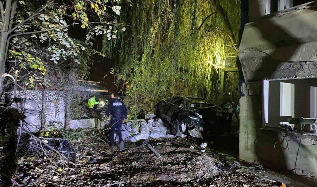 Sakarya'nın Arifiye ilçesinde D-650 kara yolunda iki otomobilin çarpışması sonucu