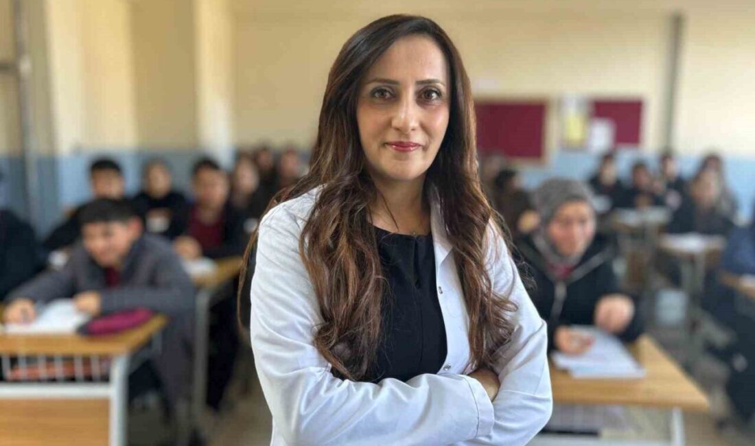 Van'daki İzzeddin Şir Anadolu Lisesi Biyoloji öğretmeni Saniye Kurt, kendi