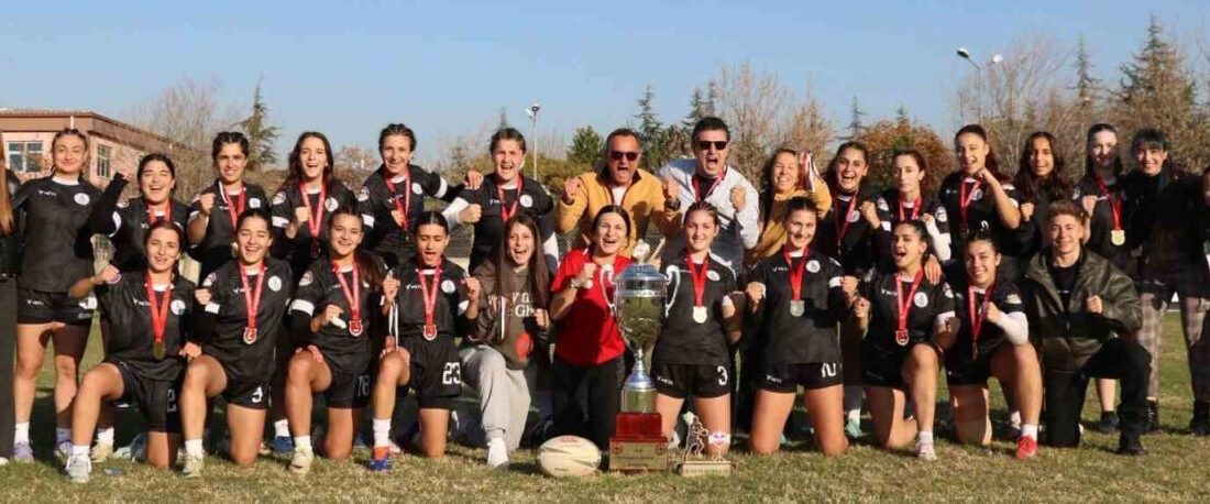 Körfez Gençlerbirliği, Kadınlar Türkiye 15’li Ragbi Ligi Finali’nde İstanbul Firuzköy Spor Kulübü’nü yenerek şampiyonluğa ulaştı. Ankara'da düzenlenen Kadınlar Türkiye 15’li Ragbi Ligi finalinde Körfez Gençlerbirliği,