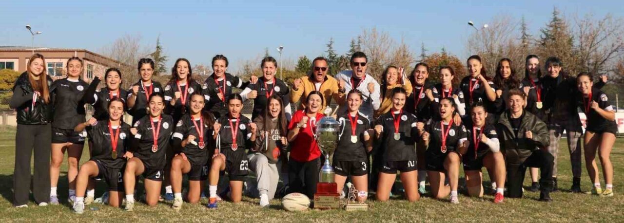 Ankara'da düzenlenen Kadınlar Türkiye 15’li Ragbi Ligi finalinde Körfez Gençlerbirliği,