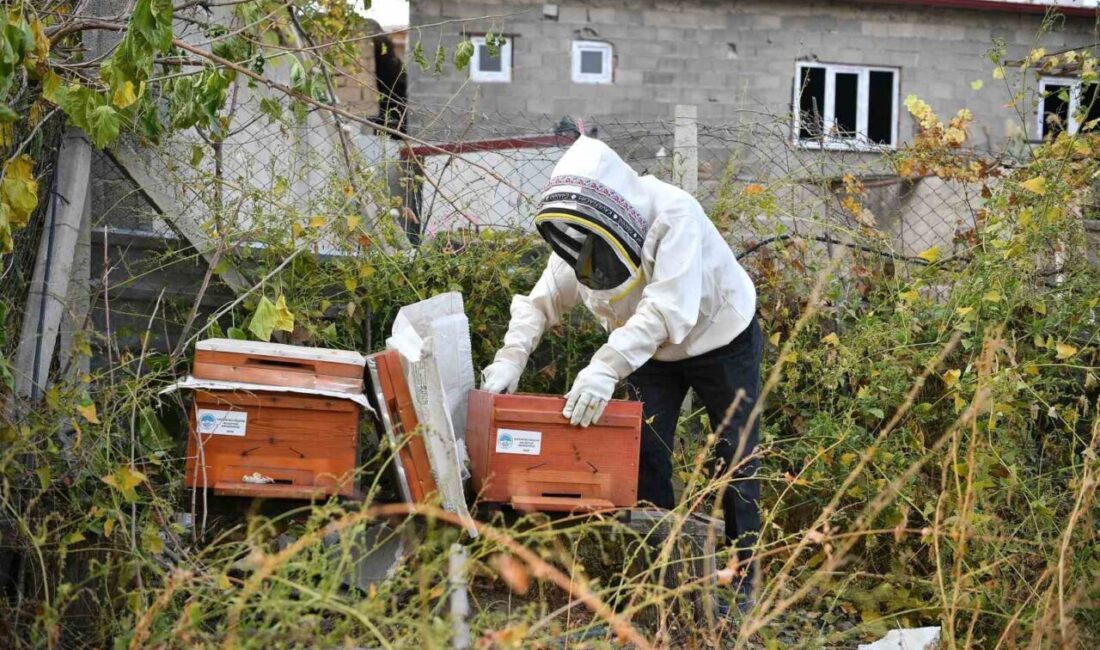 Kayseri Büyükşehir Belediye Başkanı Dr. Memduh Büyükkılıç’ın ‘Kovan Sizden Arı