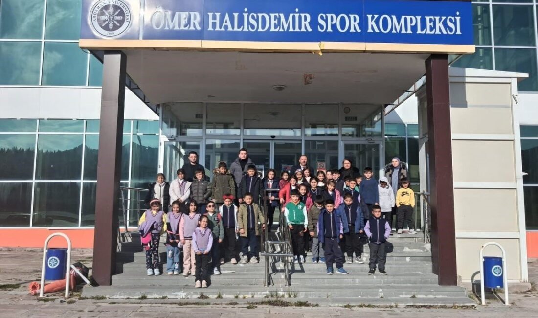 Çıldır'daki köy okullarındaki öğrenciler, Ardahan Milletvekili Kaan Koç'un projesiyle "Mustafa