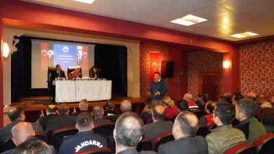 Kırklareli'nin Pınarhisar ilçesinde muhtarlar toplantısı gerçekleştirildi. Vali Uğur Turan, Kaymakam