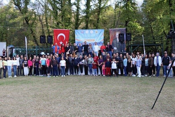 Muğla'nın Köyceğiz ilçesinde, 24 Kasım Öğretmenler Günü için düzenlenen şenlik,