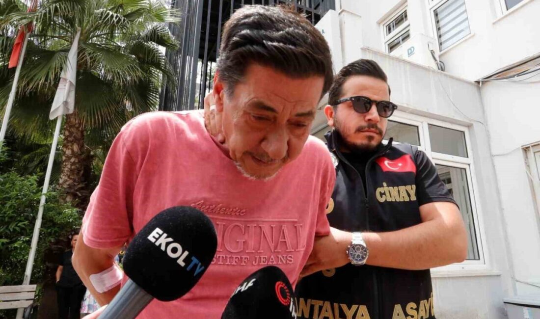 Antalya’da babasının 37 bıçak darbesiyle öldürdüğü oğluyla ilgili duruşmada duygu dolu anlar yaşandı Antalya'da, Ali Tolaman, oğlu Barış Tolaman'ı 37 bıçak darbesiyle öldürdü.