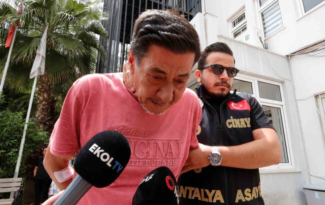 Antalya'da, Ali Tolaman, oğlu Barış Tolaman'ı 37 bıçak darbesiyle öldürdü.