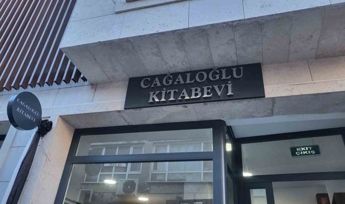 Cağaloğlu Kitapçılar Çarşısı, tarihi dokusuyla yeniden kitapseverlere kapılarını açtı Fatih'te Cağaloğlu Kitapçılar Çarşısı, tarihi dokusu korunarak yenilendi ve açılışı