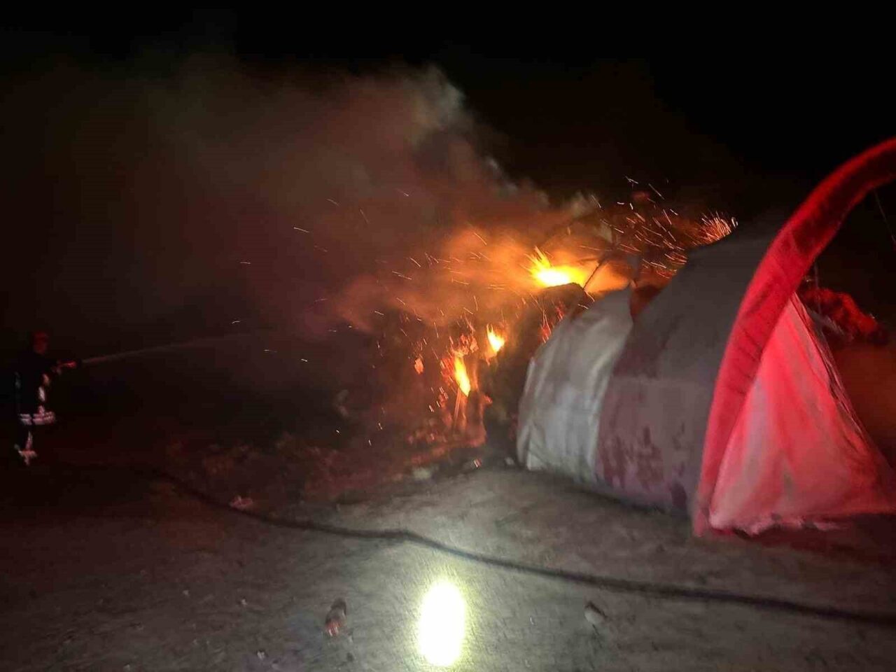 Konya'nın Kulu ilçesindeki Beşkardeş Mahallesi'nde İhsan Can'a ait evin bahçesinde,