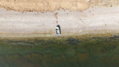 Kırıkkale'nin Bahşılı ilçesinde soğan üreticisi Hasan Tarık Bozkoyun, azalan yağışların