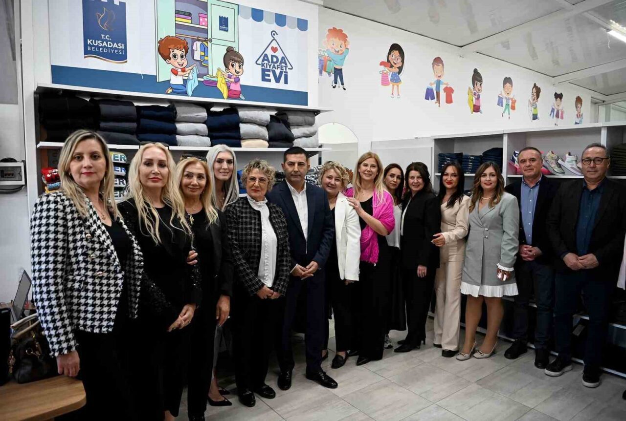 Kuşadası'nda, Başkan Ömer Günel'in katılımıyla ihtiyaç sahibi ailelerin 3-12 yaş