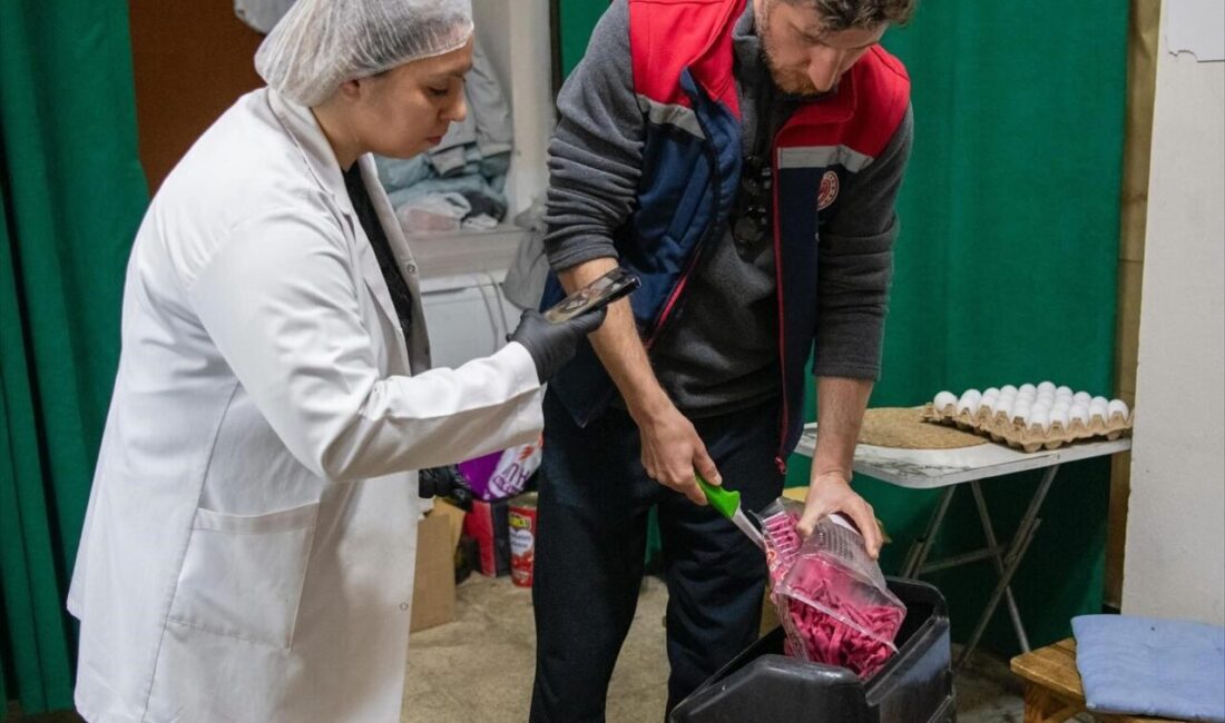 Kuşadası’nda Gıda Üretim ve Satış Noktalarında Denetim Yapıldı Kuşadası'nda Kaymakamlık, İlçe Tarım ve Orman Müdürlüğü ile Zabıta ekipleri,