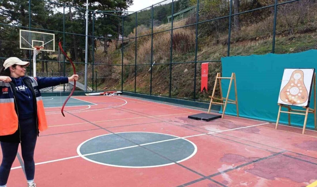 Kütahya Kadın Destek AFAD Gönüllüleri, Gediz'deki Murat Dağı Kamp Merkezi'nde