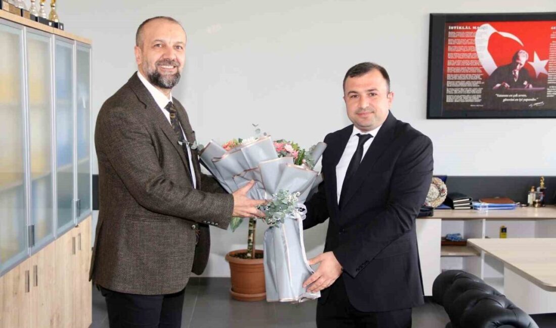 Kütahya OSB Yöneticilerinden Öğretmenler Gününde Anlamlı Ziyaret Kütahya OSB yöneticileri, Öğretmenler Günü'nde TOBB Kütahya OSB Mesleki ve