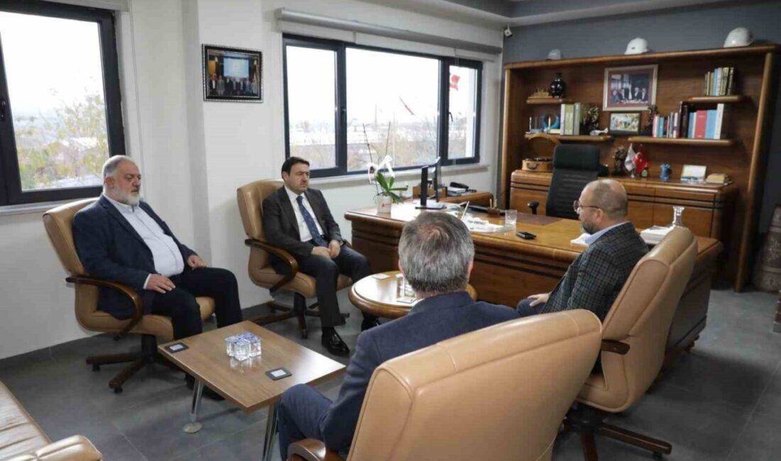 Kütahya Valisi Musa Işın, Tolga ve Umut Eskioğlu’na başsağlığı diledi Kütahya Valisi Musa Işın, Kütahya Organize Sanayi Bölgesi Yönetim Kurulu