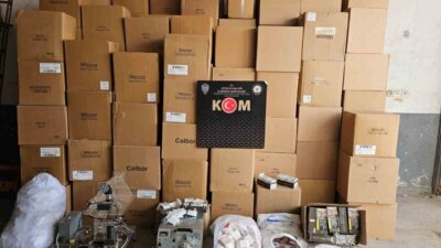 Kütahya'da gerçekleştirilen operasyonda, 688 bin 640 makaron ve çok sayıda