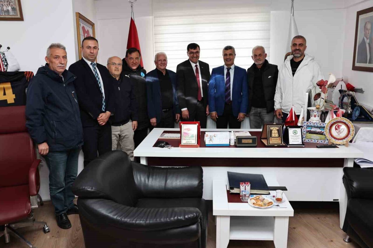 Kütahya Belediye Başkanı Kahveci, TÜFAD Kütahya Şubesi ile Futbol Antrenörlerinin Rolünü Değerlendirdi