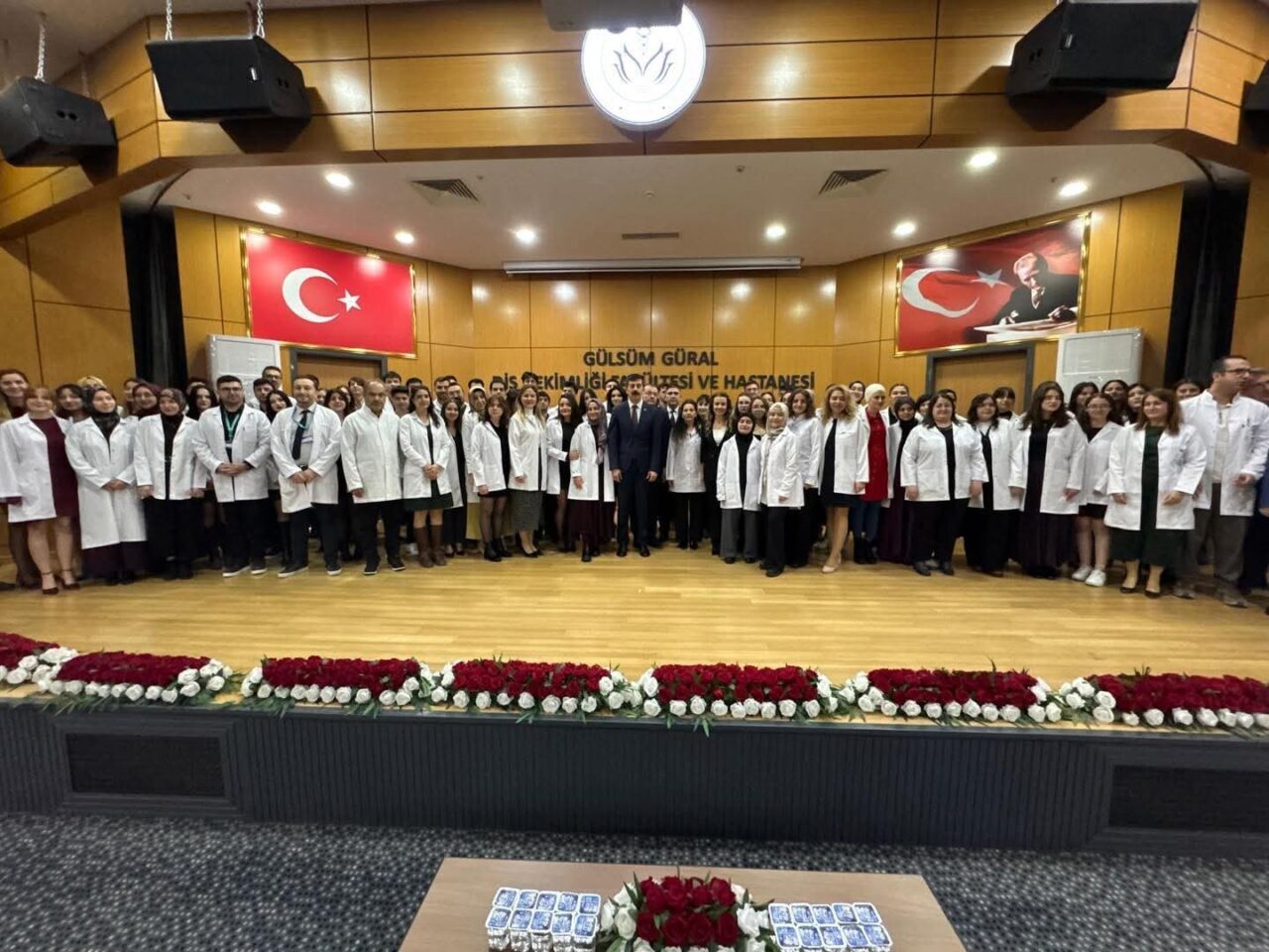 Kütahya Sağlık Bilimleri Üniversitesi'nde yeni diş hekimliği öğrencileri için düzenlenen