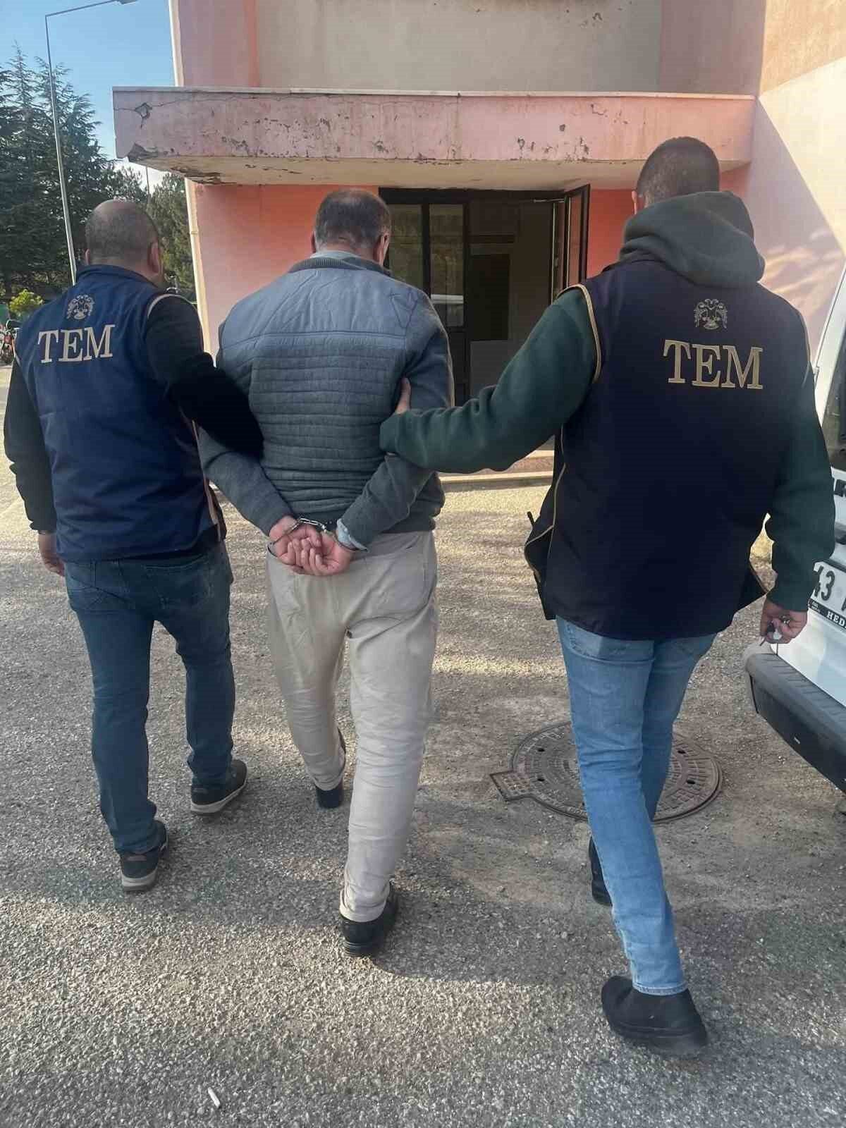 Kütahya'da düzenlenen operasyonda, FETÖ/PDY üyesi olduğu için 6 yıl 3