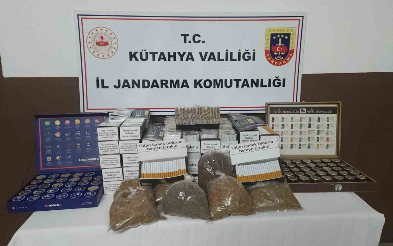 Kütahya'nın Pazarlar ilçesinde jandarma, bir iş yerinde ve bir araçta