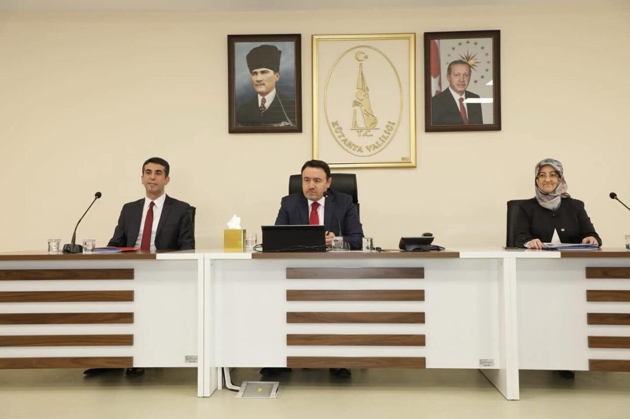 Kütahya'da, Vali Musa Işın başkanlığında yapılan toplantılarda, 2025 yılı için