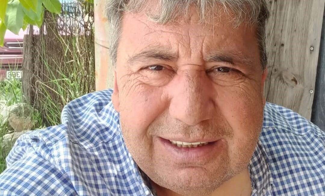 Kütahya’da Matematik Öğretmeni Demans Halinde Evinde Bulundu Kütahya'da Atatürk Anadolu Lisesi matematik öğretmeni Yusuf Şenay (59), evinde