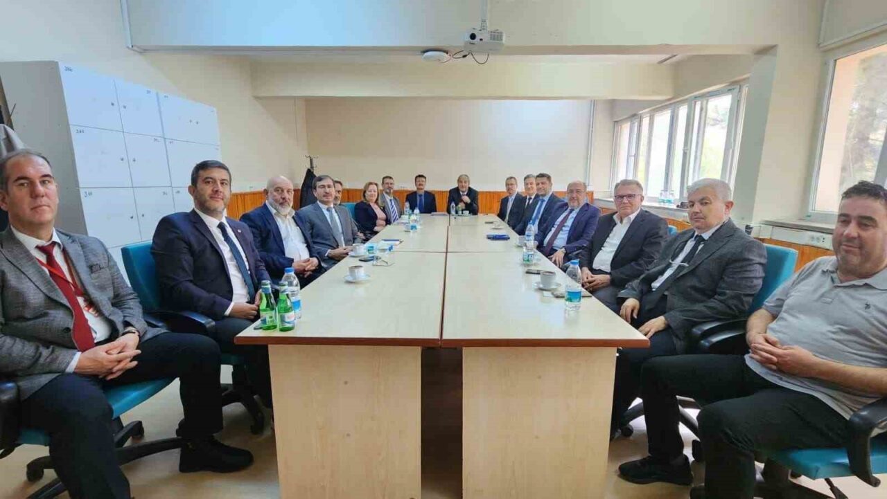 Kütahya'da, İl Milli Eğitim Müdürü Mustafa Yılmaz başkanlığında meslek liseleri