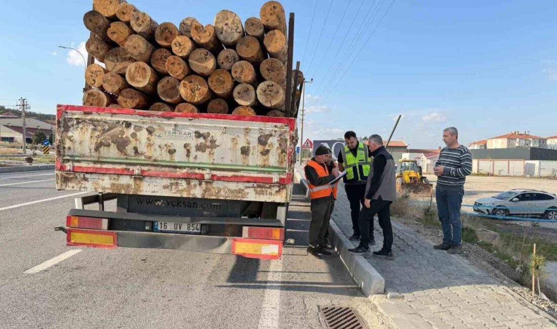 Kütahya'da ormanların korunması amacıyla orman emvali taşınan araçlar denetlendi. Orman