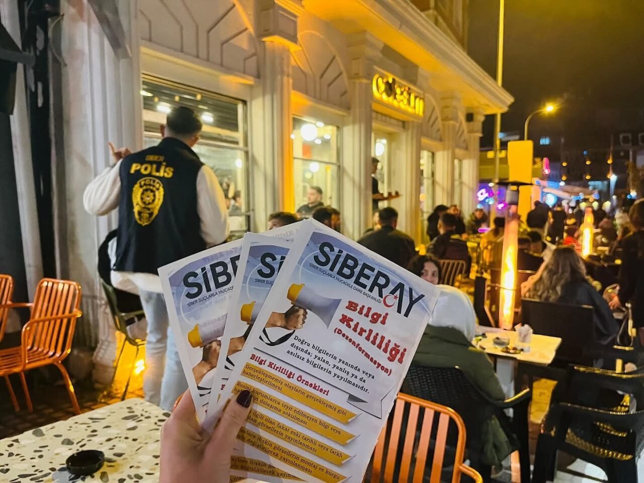 Kütahya’da Siber Suçlarla Mücadele İçin Bilgilendirme Faaliyeti Düzenlendi Kütahya İl Emniyet Müdürlüğü SİBERAY ekibi, siber suçları önlemek için