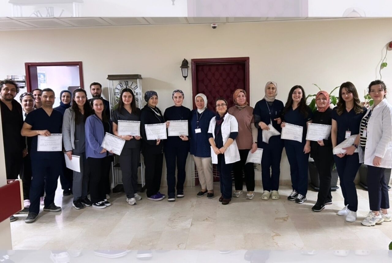 Kütahya Evliya Çelebi Eğitim ve Araştırma Hastanesi’nde Yoğun Bakım Hemşireliği Eğitimi Sertifika Töreni Gerçekleşti