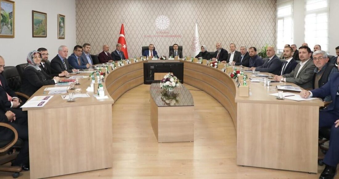 Kütahya'da Eğitime Destek Platformu toplantısı, Vali Musa Işın ve Merkez