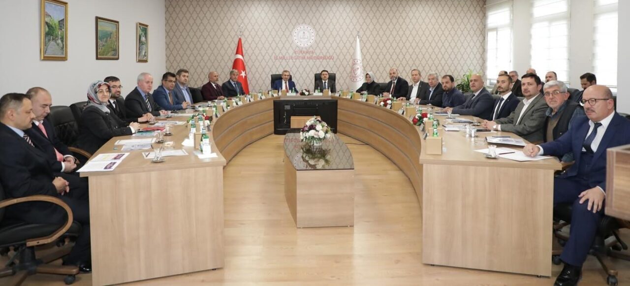 Kütahya'da Eğitime Destek Platformu toplantısı, Vali Musa Işın ve Merkez