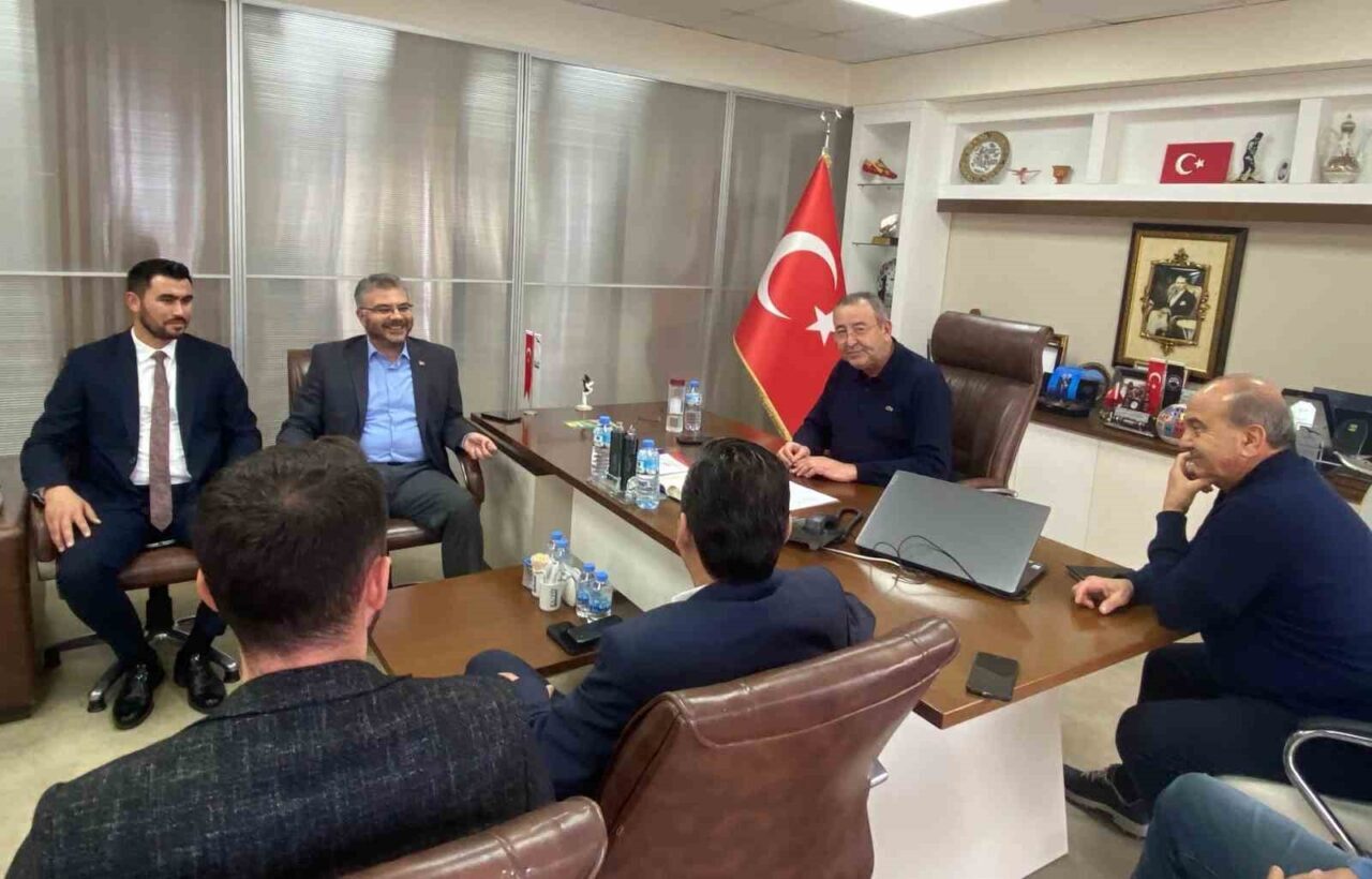 Kuşadası Ticaret Odası Yönetim Kurulu Başkanı Serdar Akdoğan, AK Parti