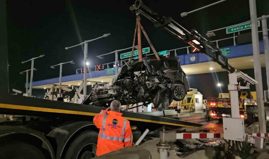 Kuzey Marmara Otoyolu'nda meydana gelen kazada, sürücüsünün kontrolü kaybettiği otomobil