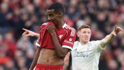 Liverpool, Nottingham Forest'a evinde 3-0 yenilerek Premier Lig'deki kötü gidişatını