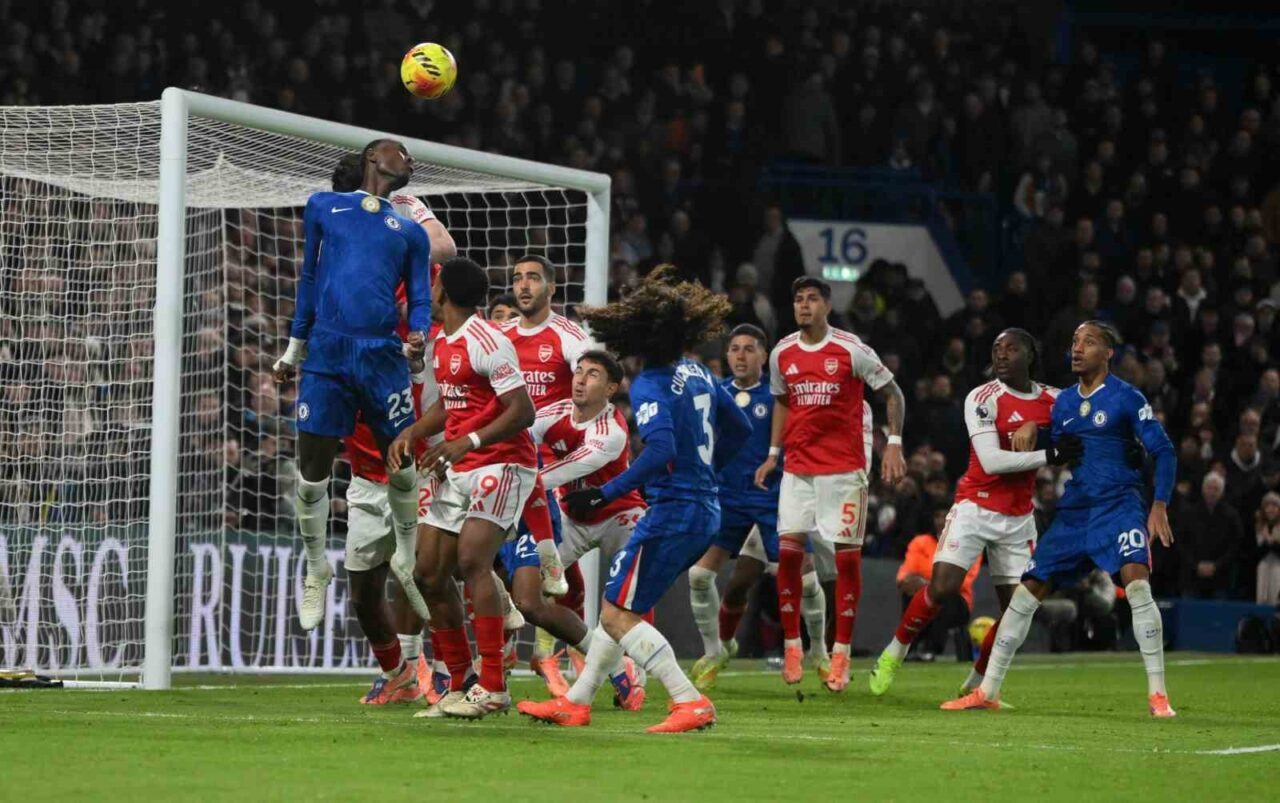 Premier Lig'in 13. haftasında Chelsea ve Arsenal, Stamford Bridge'de 1-1