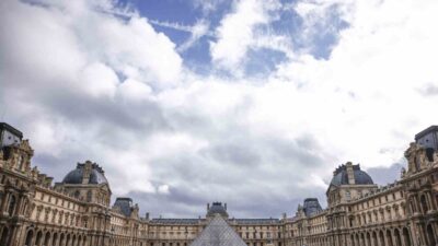 Paris'teki Louvre Müzesi, Campana Galerisi'ndeki yapısal zayıflıklar nedeniyle kapatıldı. Bu