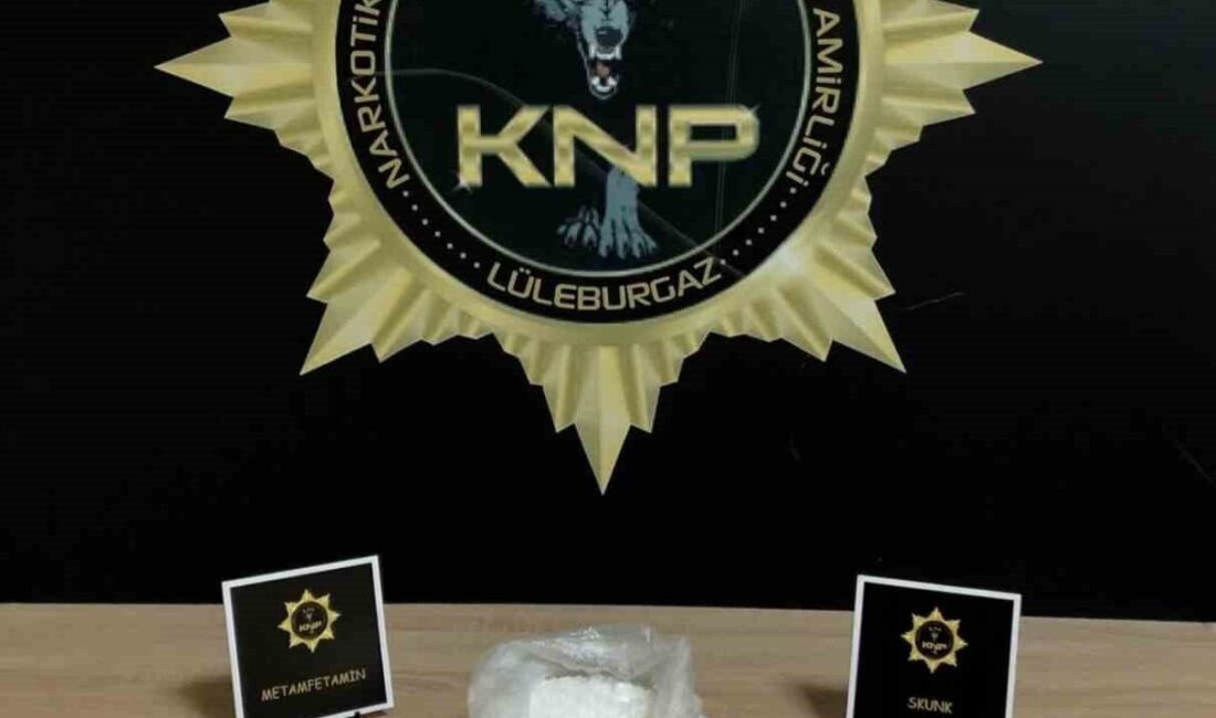 Lüleburgaz’da Polis Denetiminde Motosikletten Uyuşturucu ve Nakit Para Çıktı Kırklareli'nin Lüleburgaz ilçesinde, polis ekiplerinin yaptığı denetimlerde O.A. ve O.Ç.