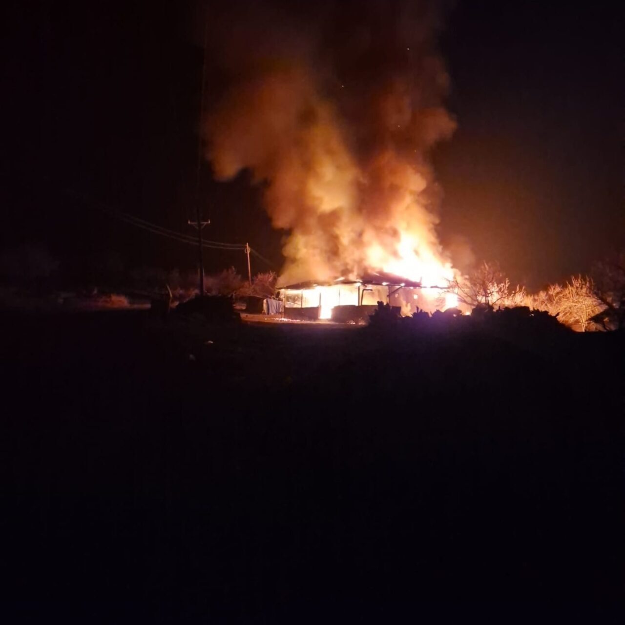 Malatya'nın Hekimhan ilçesinde E.Y.'ye ait müstakil evde çıkan yangın, elektrik