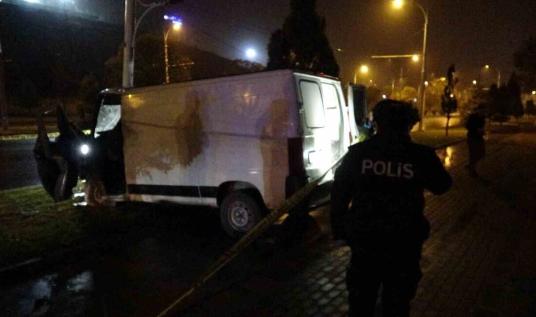 Malatya’da Minibüsün Aydınlatma Direğine Çarpması Sonucu 18 Yaşındaki Sürücü Hayatını Kaybetti Malatya-Elazığ karayolunda meydana gelen trafik kazasında 18 yaşındaki sürücü Hasan