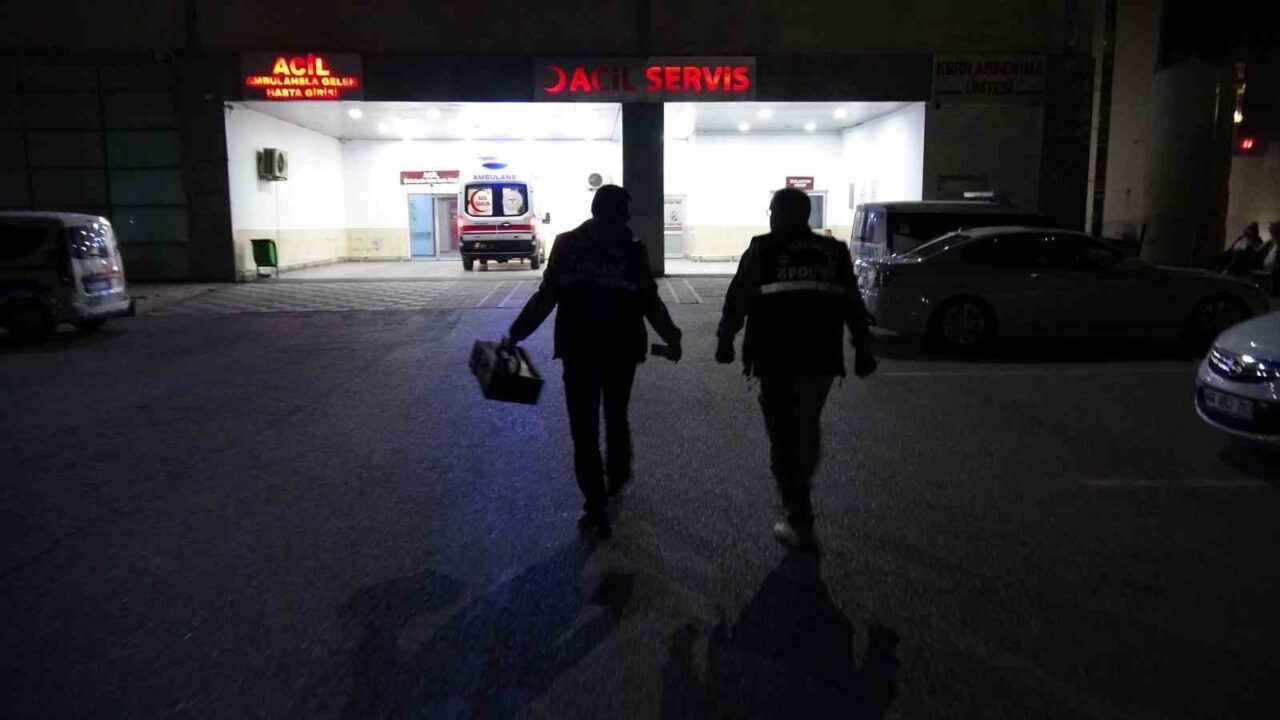 Malatya'nın Yeşilyurt ilçesinde M.K., bahçede silahla oynarken silahın kazara ateş