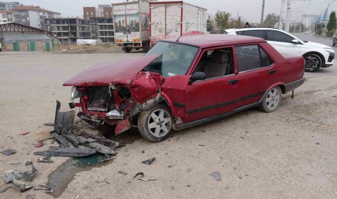 Malatya’da iki aracın çarpışması sonucu iki kişi yaralandı Malatya'da meydana gelen trafik kazasında, Elazığ yönünden gelen 44 BP