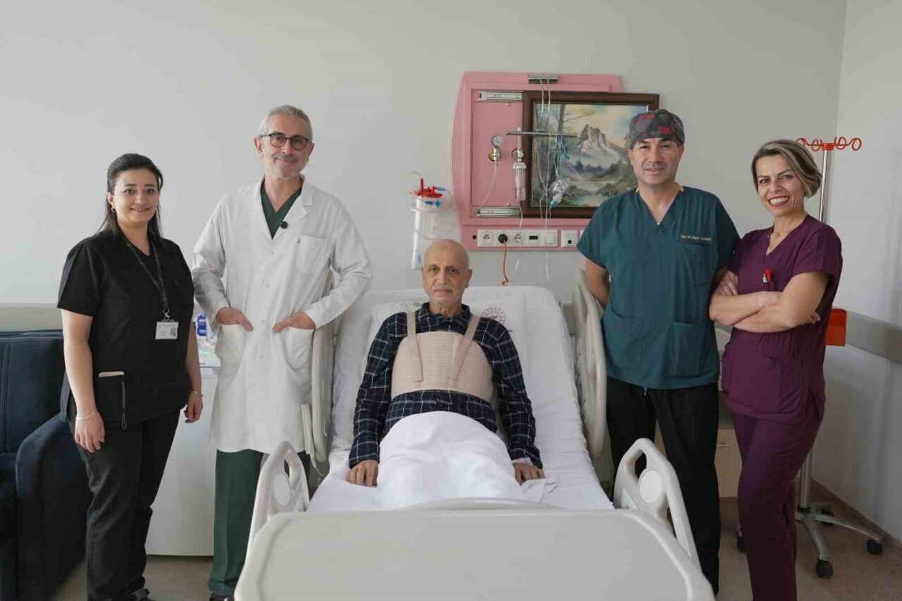 Malatya Eğitim ve Araştırma Hastanesi, 70 yaşındaki Mustafa Deveci'ye kalp