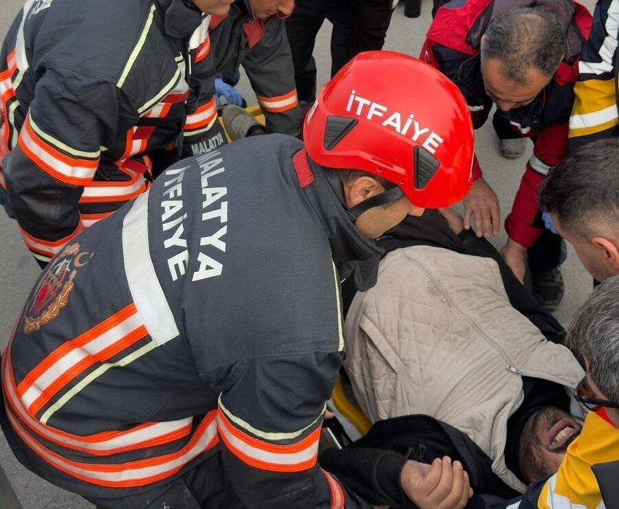 Malatya'da Kuzey Kuşak Çevreyolu'nda bu öğleden sonra, M.Y. yönetimindeki kamyonet