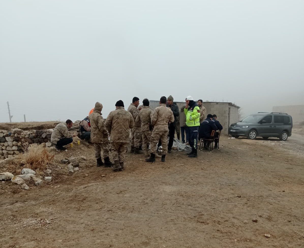 Malatya'nın Darende ilçesinde 75 yaşındaki Zeynep Turgut, gece saatlerinden beri